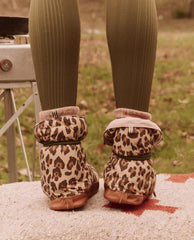 The Great. Accessories | The Down Quilted Puffer Slipper. Snow Leopard - Women