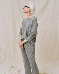 The Great. Long Sleeve Tees | The Long Sleeve Crop Tee. Heather Grey - Women