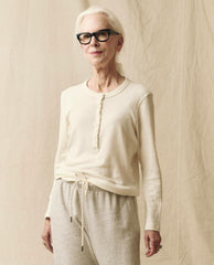 The Great. Long Sleeve Tees | The Recycled Rib Slim Henley. Snow - Women