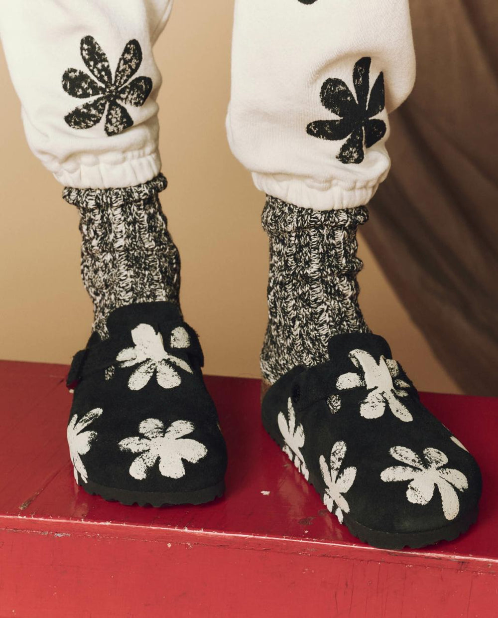 The Great. Shoes | The Hand Stamped BIRKENSTOCK Boston. Black With Cream Daisy - Women