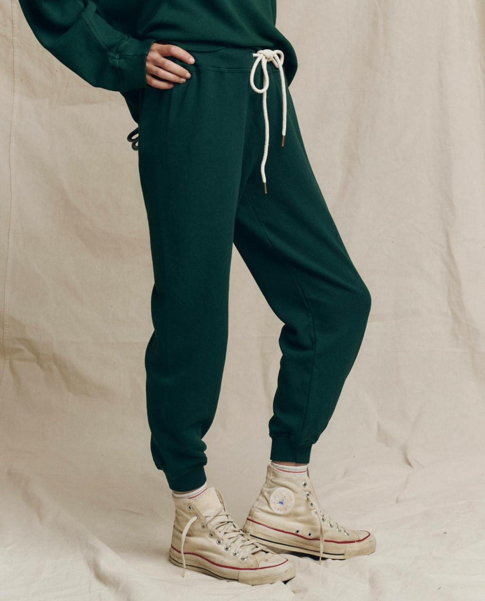 The Great. Sweatpants | The Cropped Sweatpant. Solid Pinyon - Women