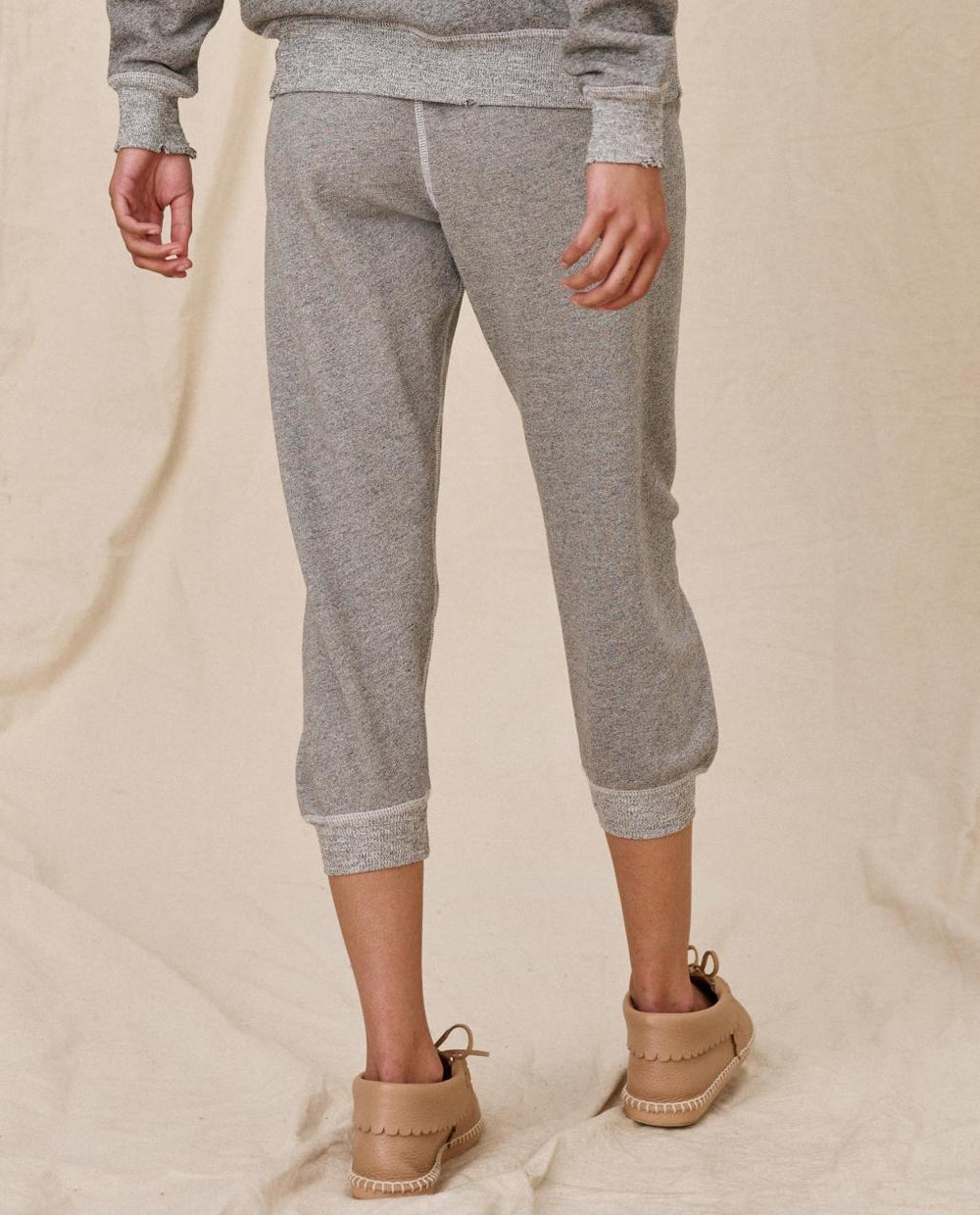 The Great. Sweatpants | The Cropped Sweatpant. Varsity Grey - Women