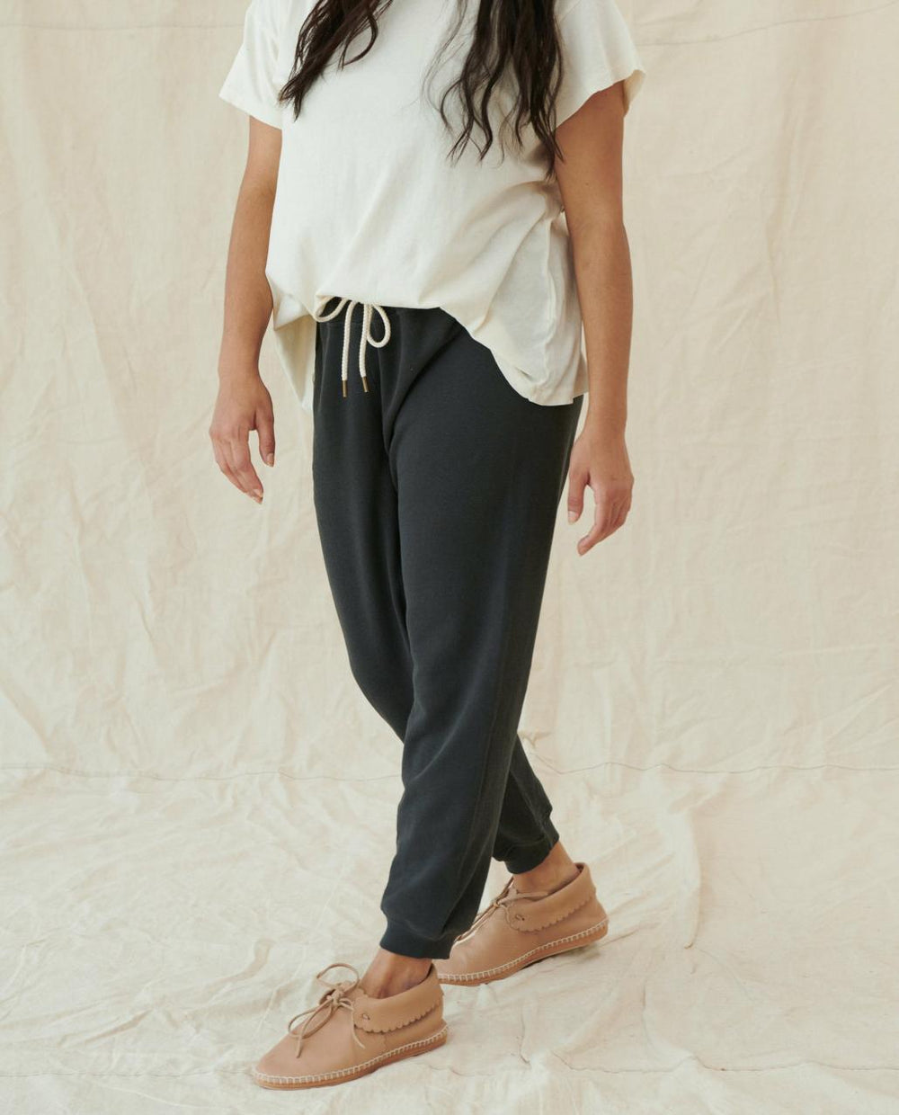 The Great. Sweatpants | The Cropped Sweatpant. Washed Black - Women