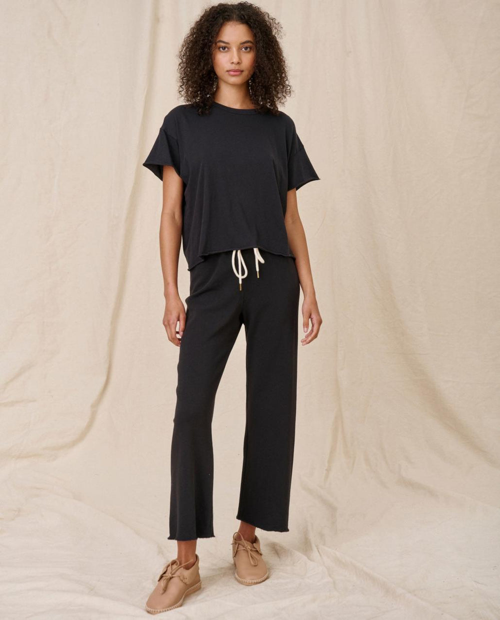 The Great. Sweatpants | The Wide Leg Cropped Sweatpant. Almost Black - Women