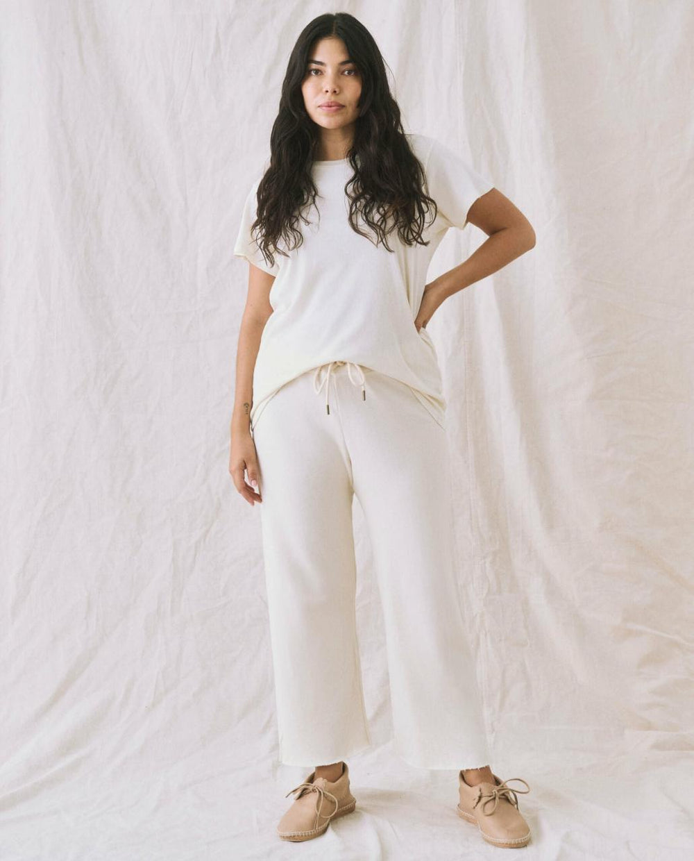 The Great. Sweatpants | The Wide Leg Cropped Sweatpant. Washed White - Women