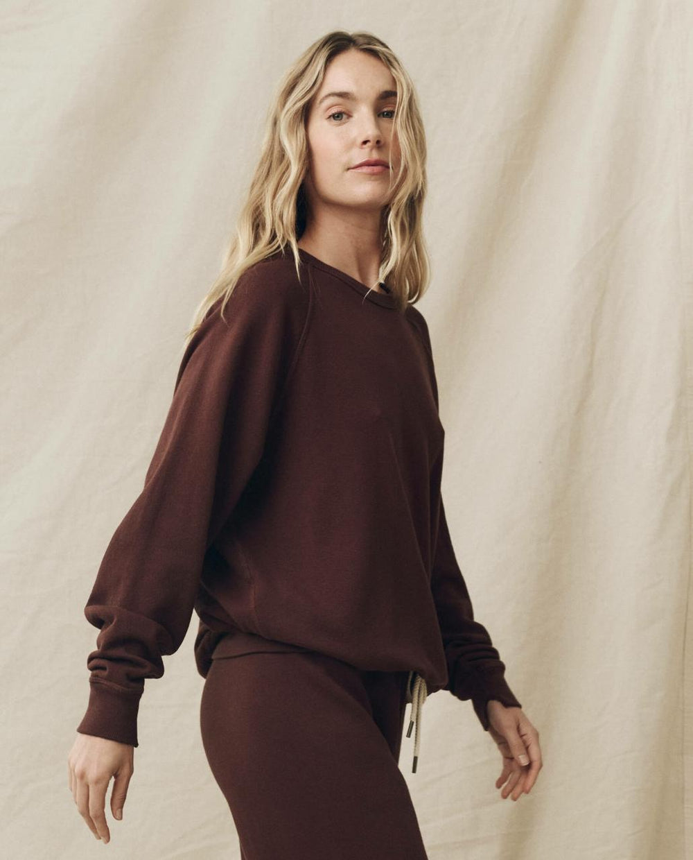 The Great. Sweatshirts | The College Sweatshirt. Solid Toasted Walnut - Women