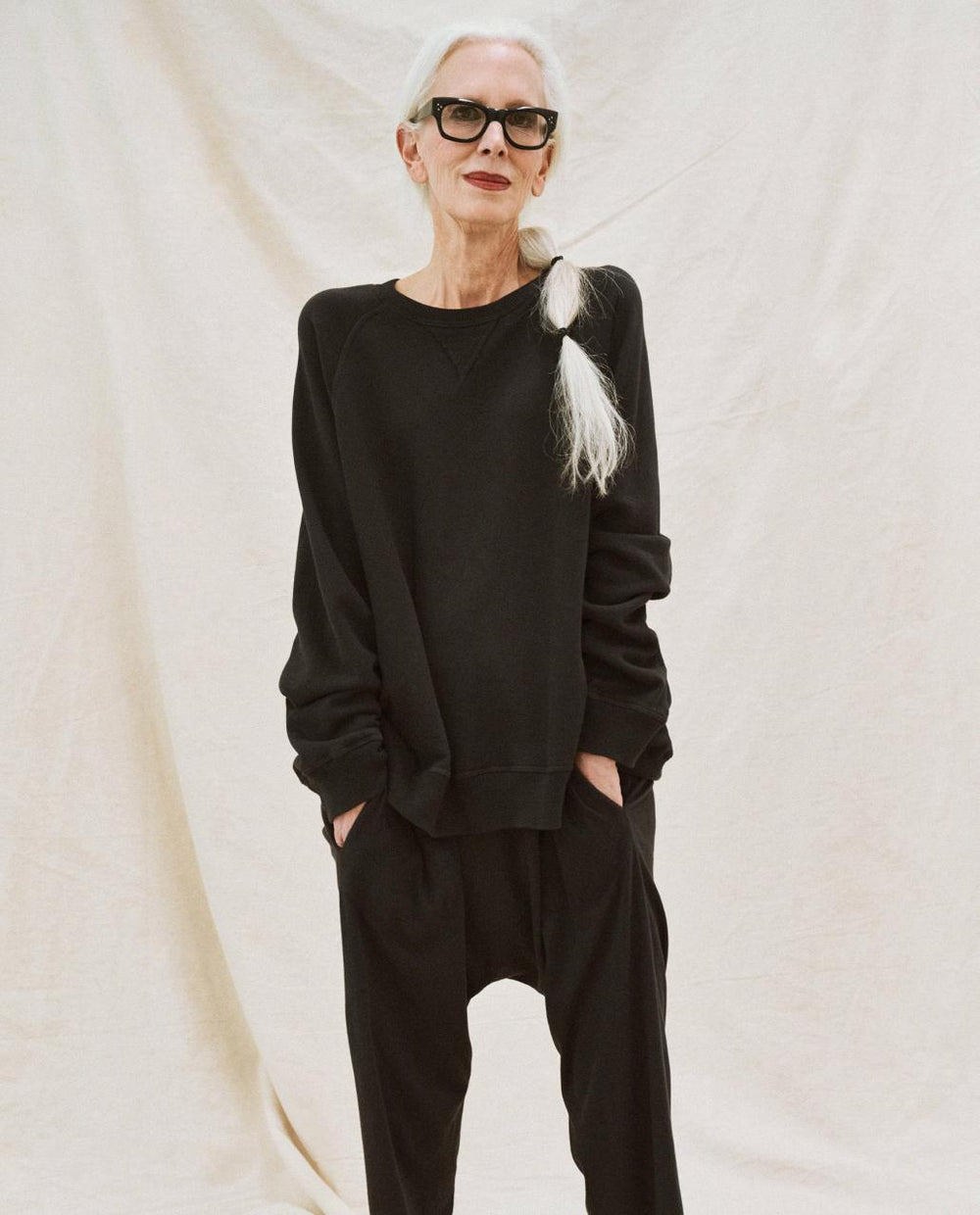 The Great. Sweatshirts | The Slouch Sweatshirt. Solid Almost Black - Women