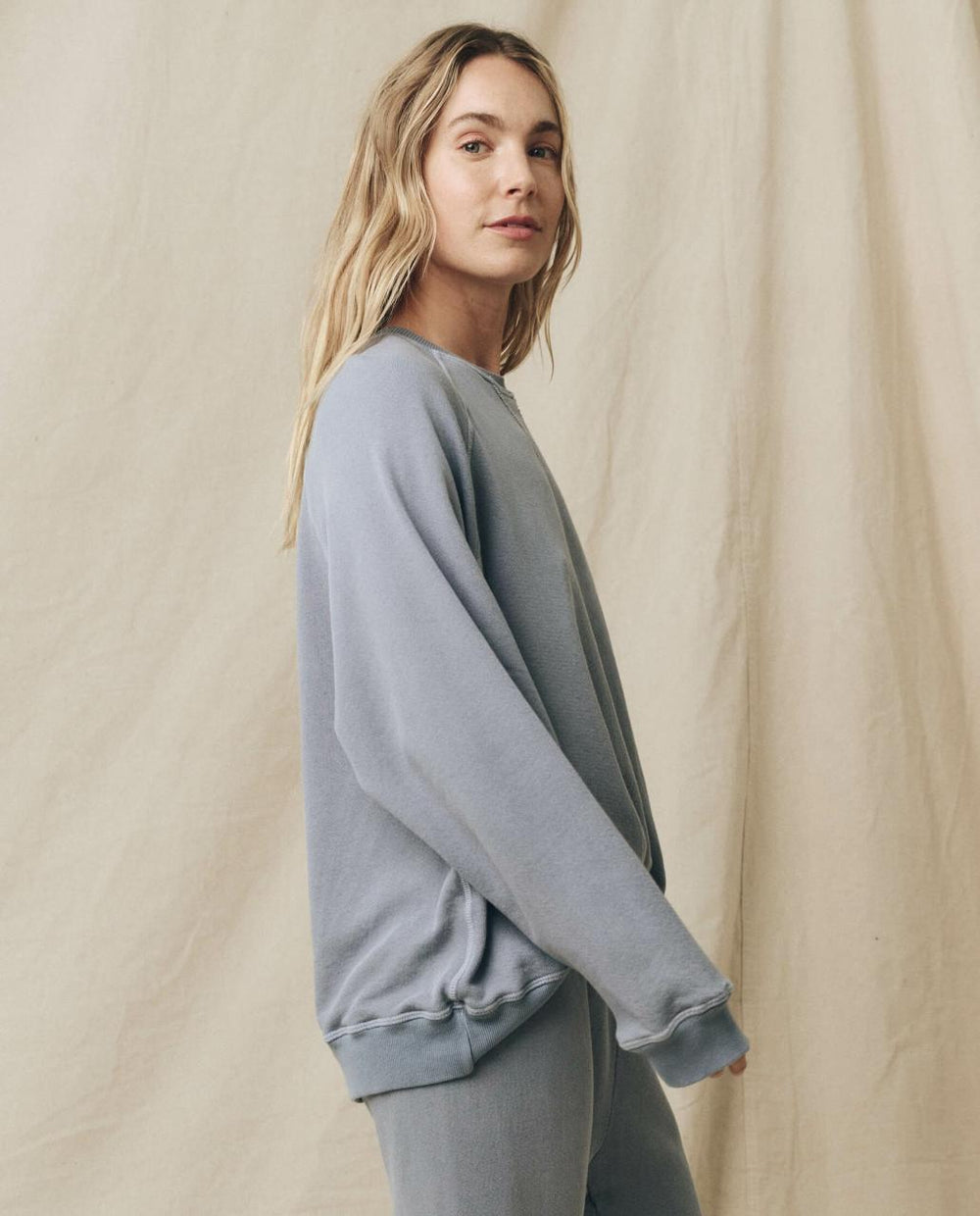 The Great. Sweatshirts | The Slouch Sweatshirt. Solid Big Sky - Women