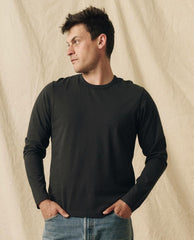 The Great. Tees & Sweats | The Men's Pure Knits Long Sleeve Slim Crew. Solid Almost Black - Men