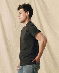 The Great. Tees & Sweats | The Men's Pure Knits Slim Tee. Solid Almost Black - Men