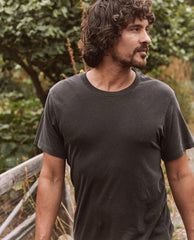 The Great. Tees & Sweats | The Men's Slim Tee. Almost Black - Men