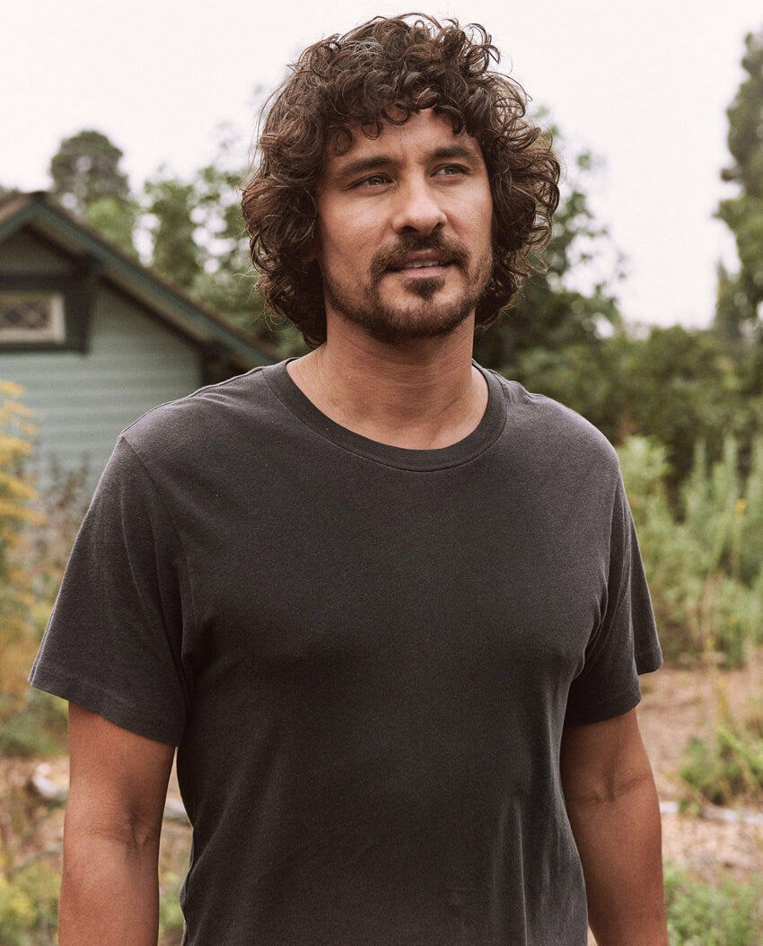 The Great. Tees & Sweats | The Men's Slim Tee. Almost Black - Men