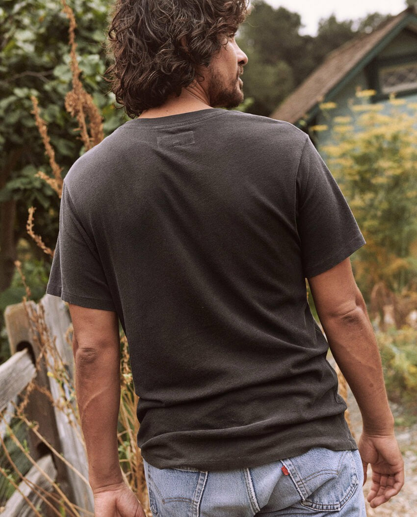 The Great. Tees & Sweats | The Men's Slim Tee. Almost Black - Men