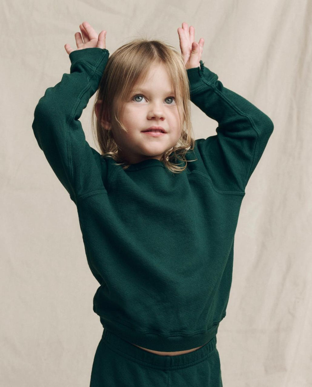 The Great. Tees & Sweats | The Little College Sweatshirt. Solid Pinyon - Kids