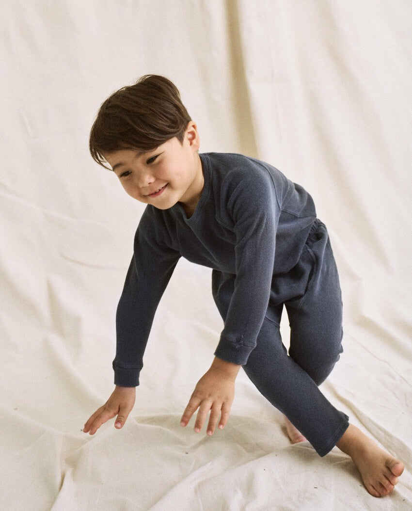 The Great. Tees & Sweats | The Little College Sweatshirt. Washed Navy - Kids