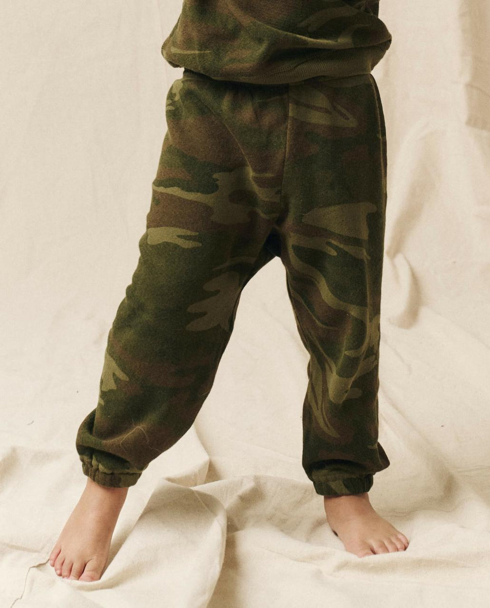 The Great. Tees & Sweats | The Little Stadium Sweatpant. Novelty Deep Woods Camo - Kids