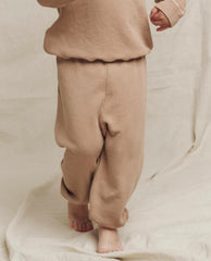 The Great. Tees & Sweats | The Little Stadium Sweatpant. Solid Biscotti - Kids