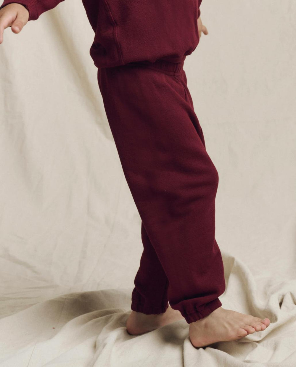 The Great. Tees & Sweats | The Little Stadium Sweatpant. Solid Plum - Kids