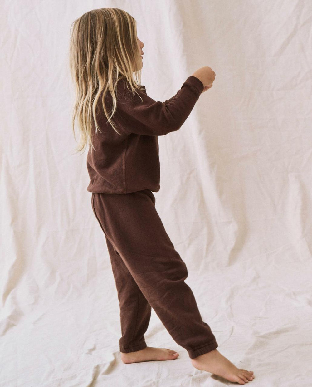 The Great. Tees & Sweats | The Little Stadium Sweatpant. Solid Toasted Walnut - Kids