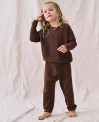 The Great. Tees & Sweats | The Little Stadium Sweatpant. Solid Toasted Walnut - Kids