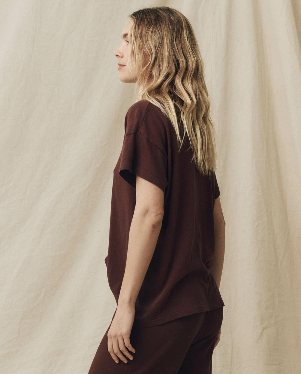 The Great. Tees | The Boxy Crew. Solid Toasted Walnut - Women