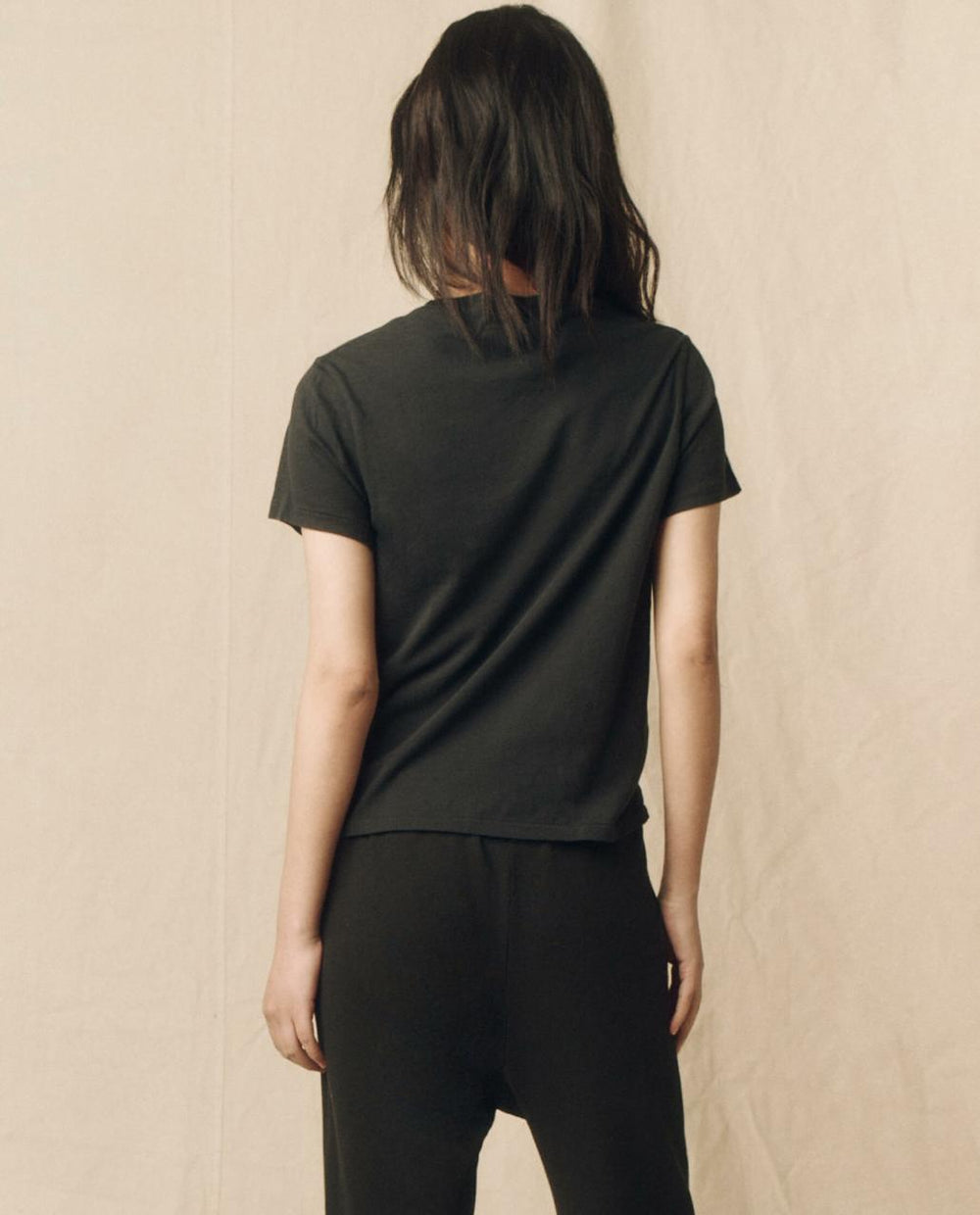 The Great. Tees | The Little Tee. Solid Almost Black - Women
