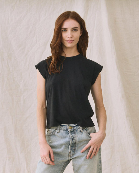 The Great. Tees | The Peak Shoulder Tee. Almost Black - Women