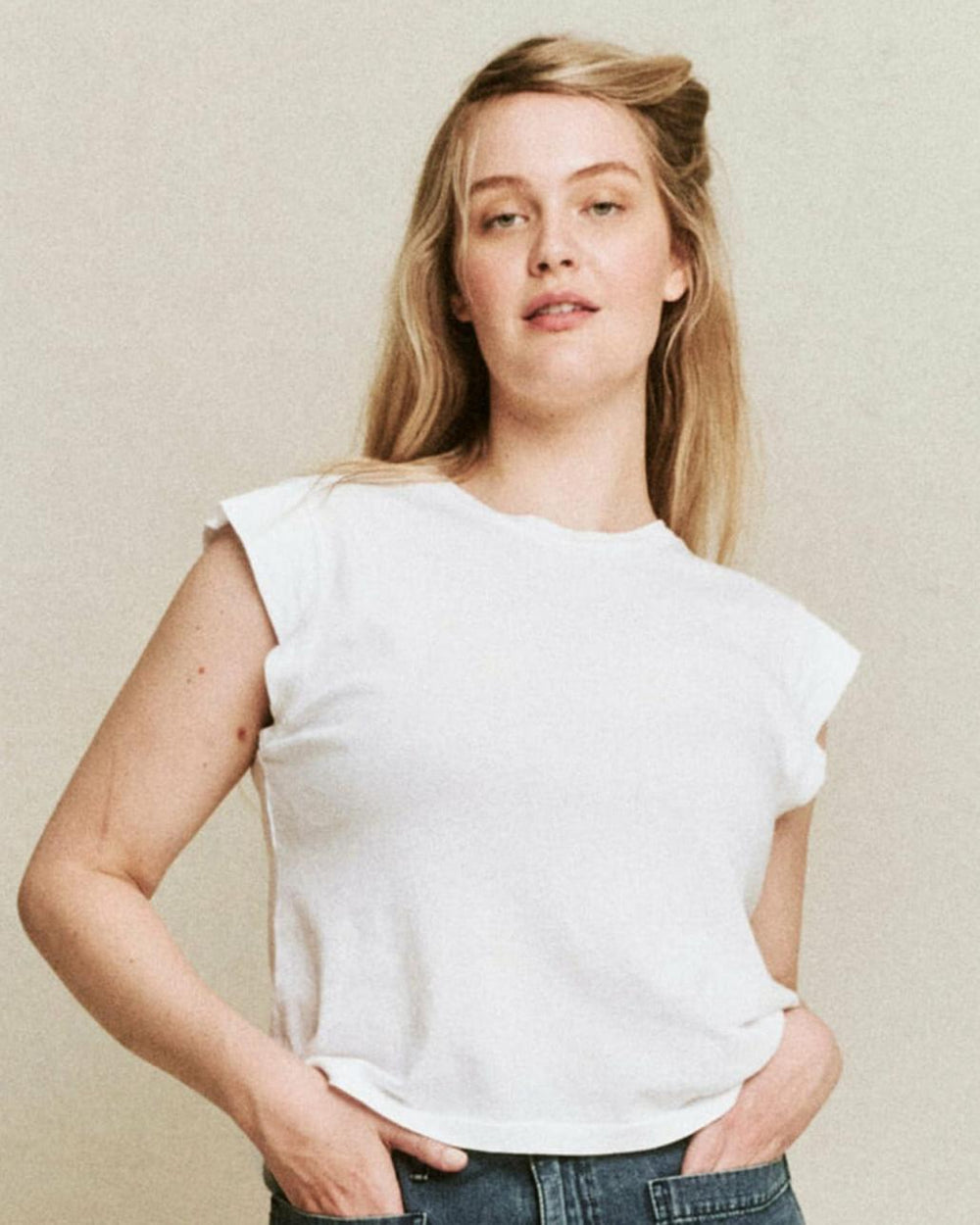 The Great. Tees | The Peak Shoulder Tee. True White - Women