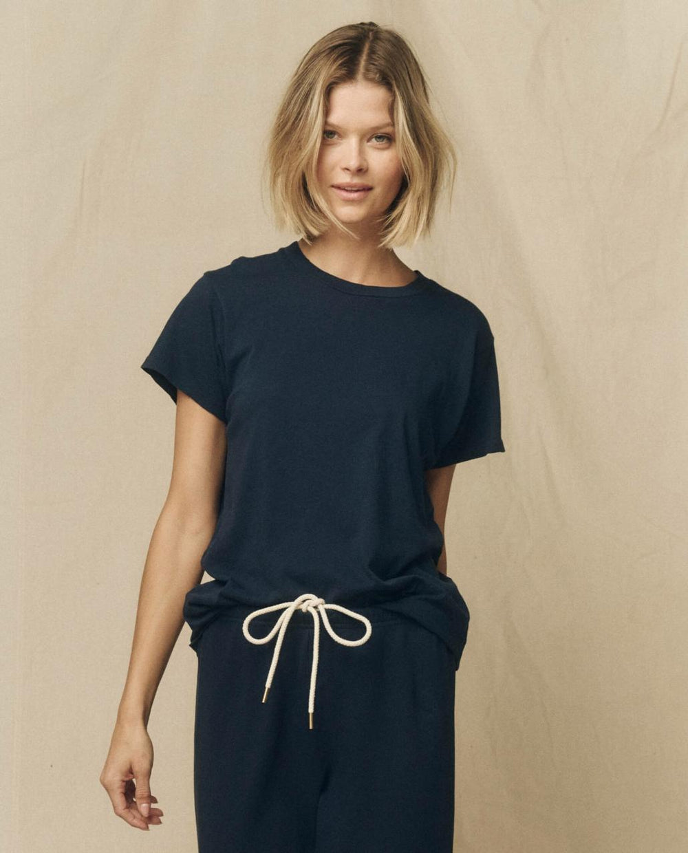 The Great. Tees | The Slim Tee. Almost Black - Women