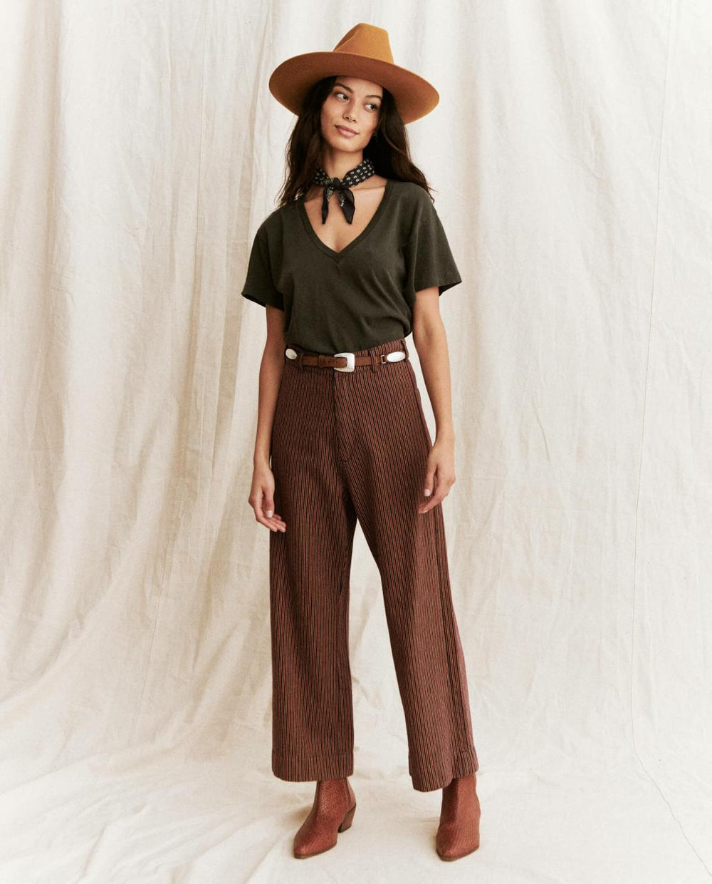 The Great. Tees | The V Washed Black - Women