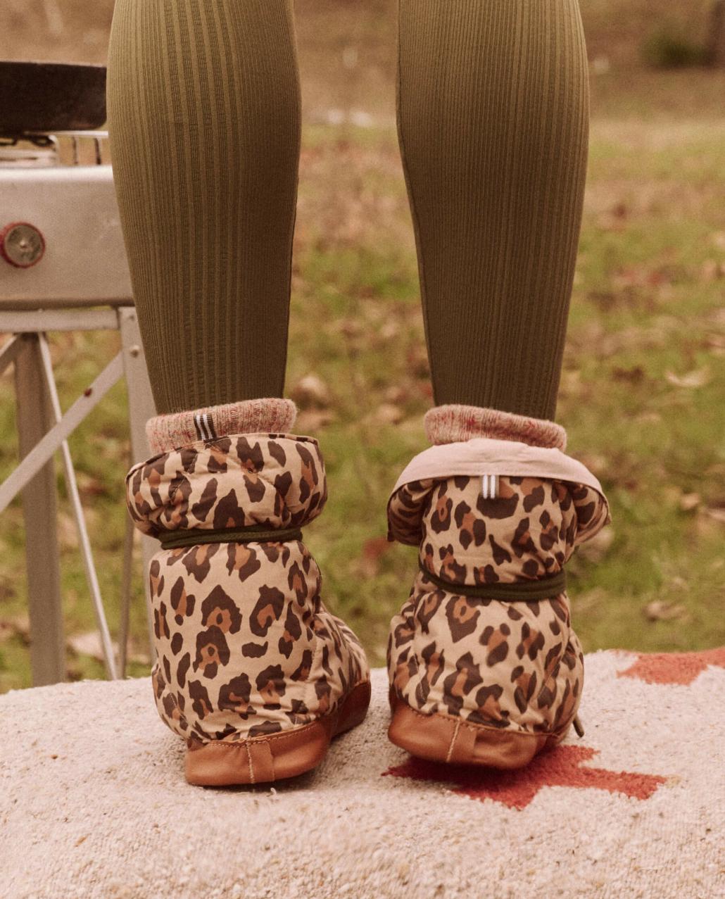 The Great. Accessories | The Down Quilted Puffer Slipper. Snow Leopard - Women