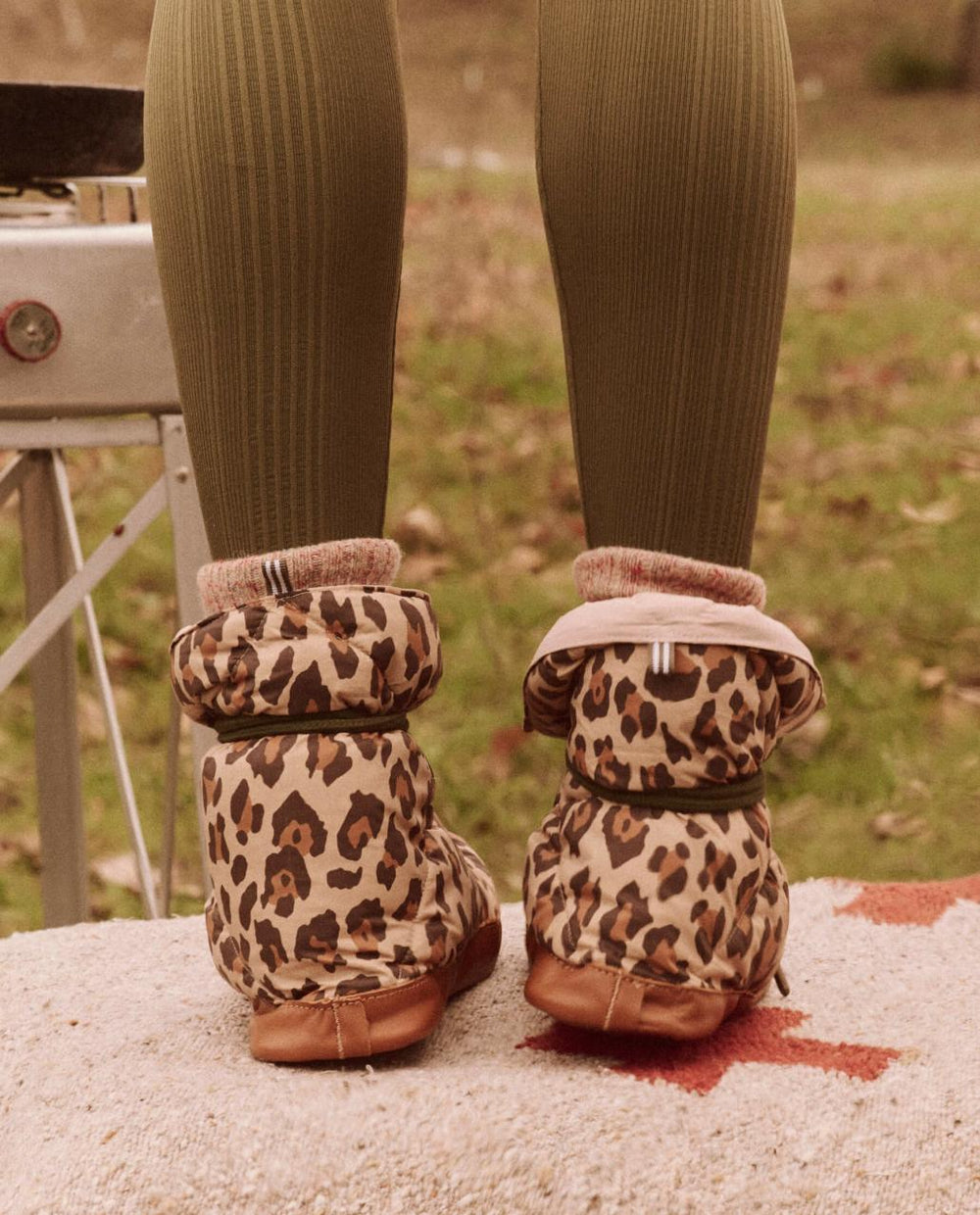 The Great. Accessories | The Down Quilted Puffer Slipper. Snow Leopard - Women