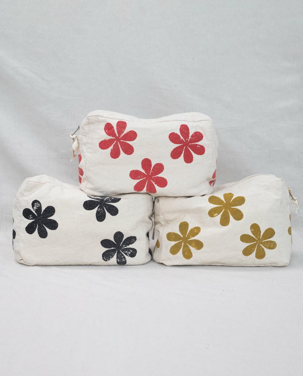 The Great. Accessories | The Hand Stamped Pouch. Natural With Black Daisy - Women