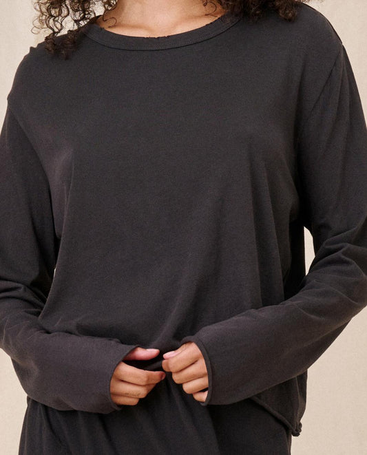 The Great. Long Sleeve Tees | The Long Sleeve Crop Tee. Almost Black - Women