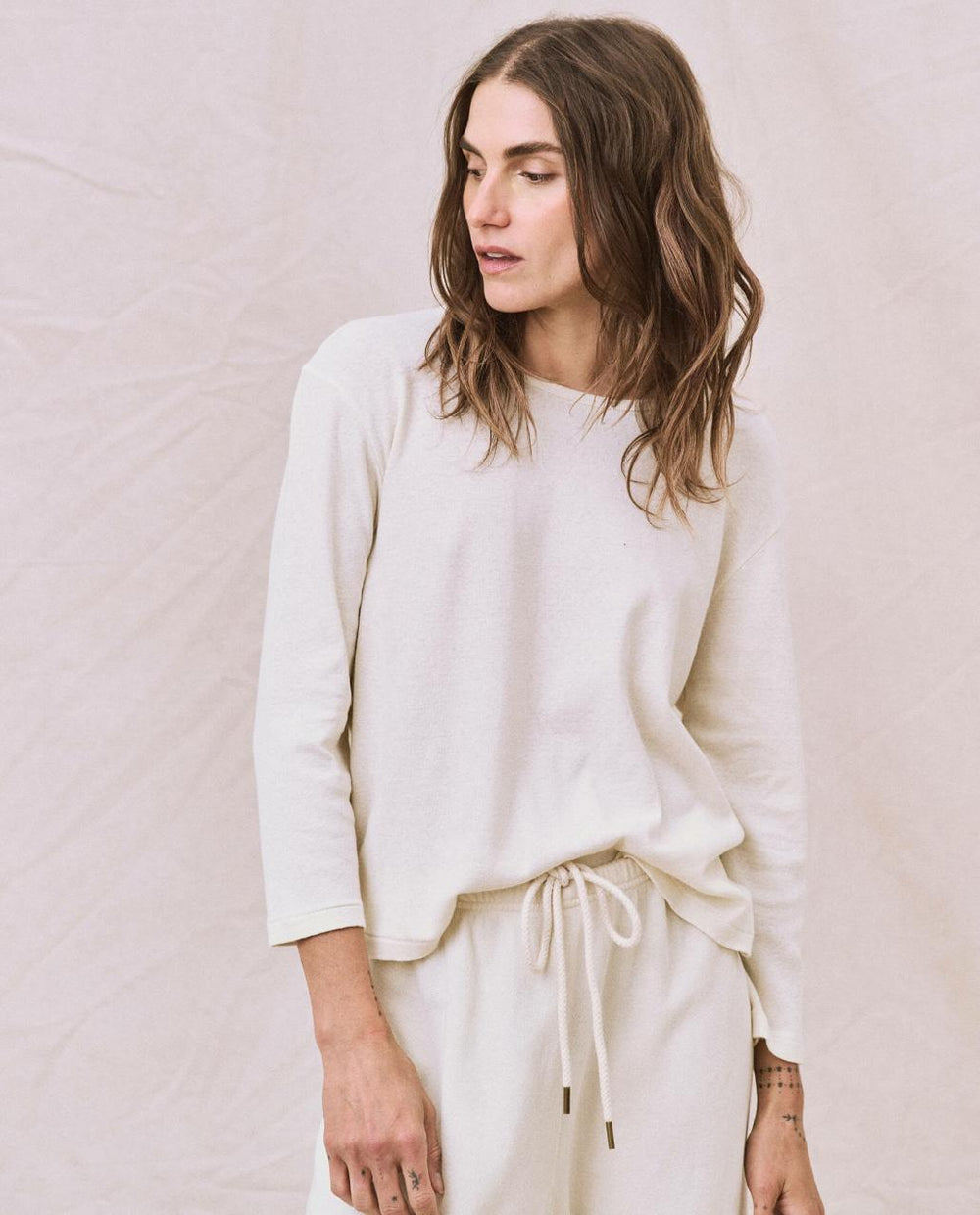 The Great. Long Sleeve Tees | The Long Sleeve Recycled Slim Crew. Natural - Women