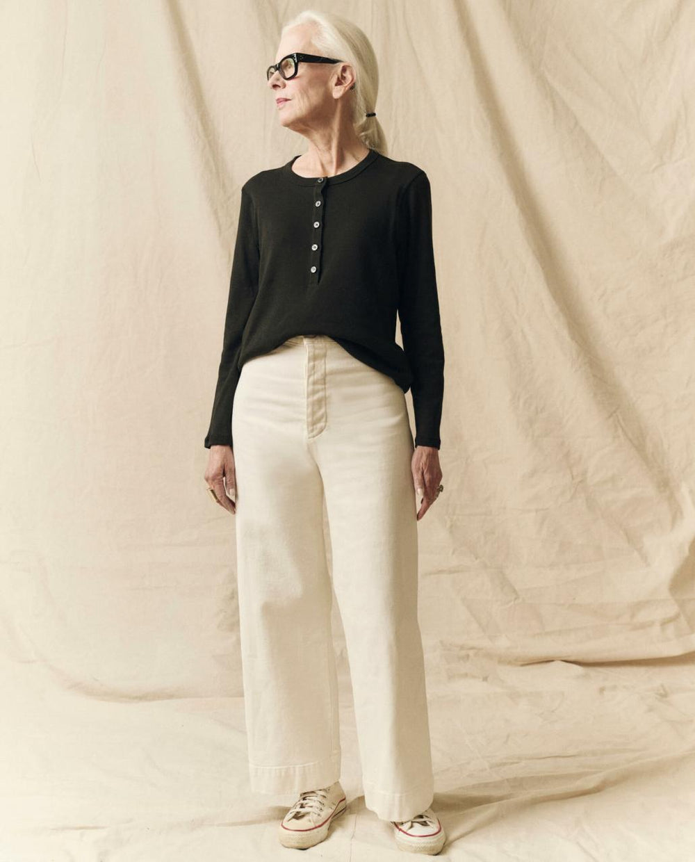 The Great. Long Sleeve Tees | The Recycled Rib Slim Henley. Night - Women