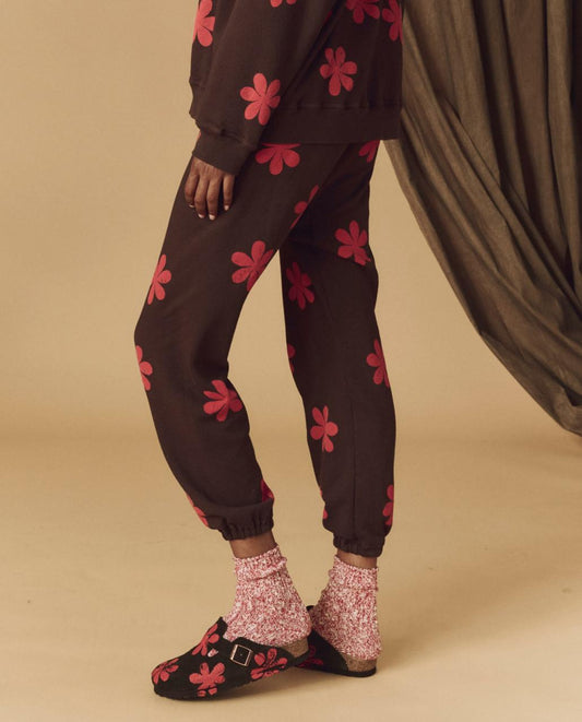 The Great. Pants | The Hand Stamped Stadium Sweatpant. Mocha With Hot Red Daisy - Women