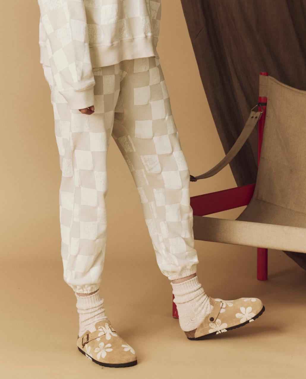 The Great. Shoes | The Hand Stamped BIRKENSTOCK Boston. Latte With Cream Daisy - Women