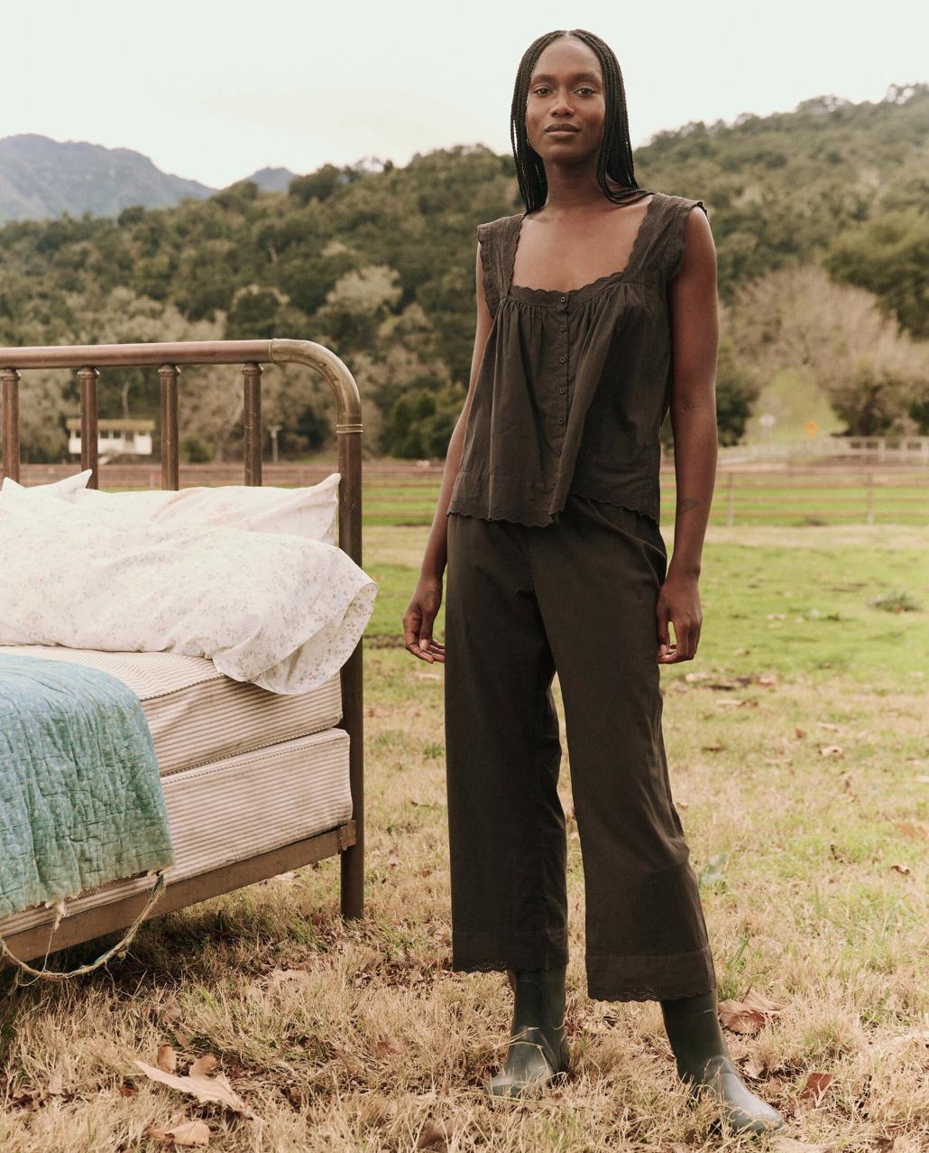 The Great. Sleep Bottoms | The Eyelet Easy Sleep Pant. Black - Women