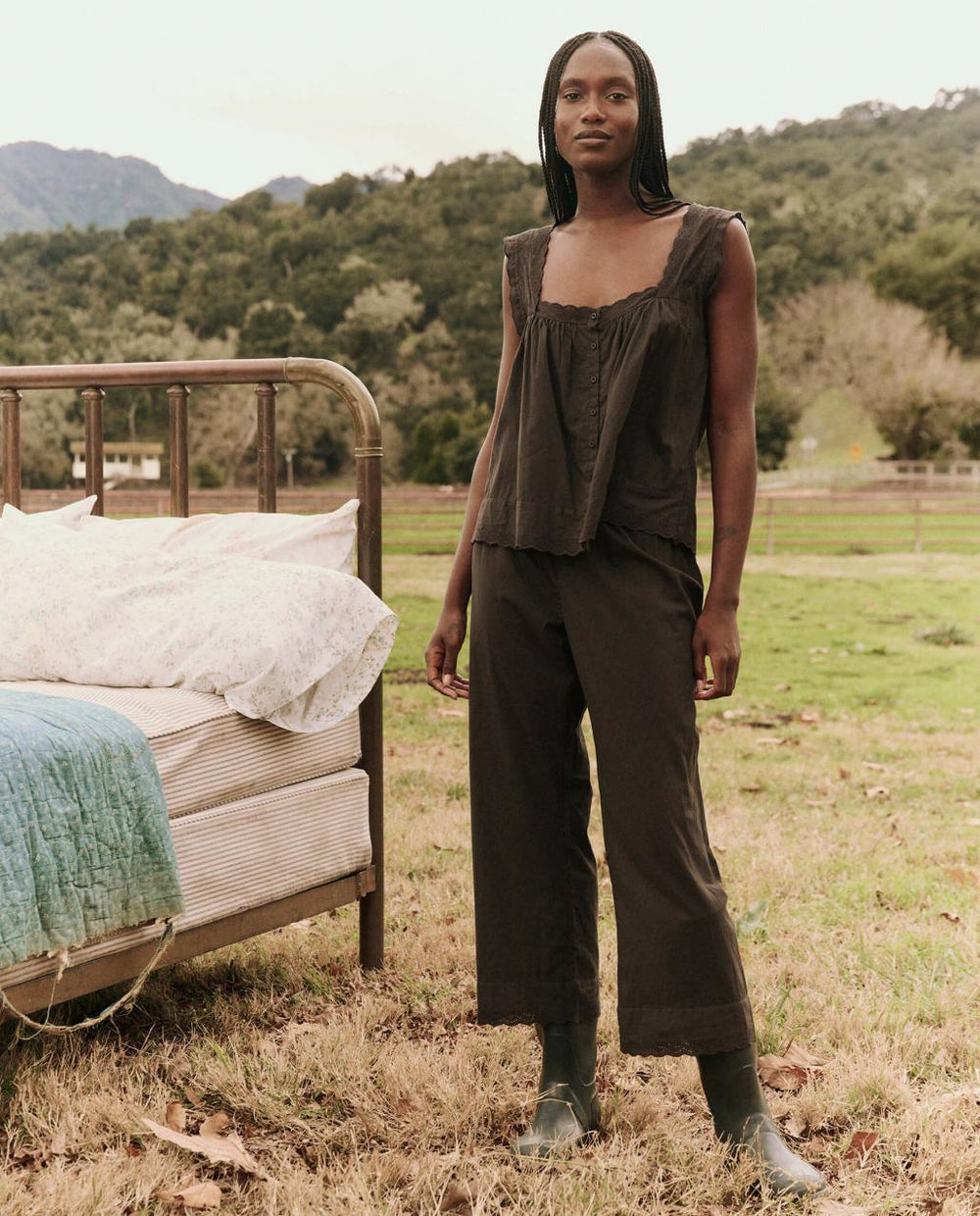 The Great. Sleep Bottoms | The Eyelet Easy Sleep Pant. Black - Women