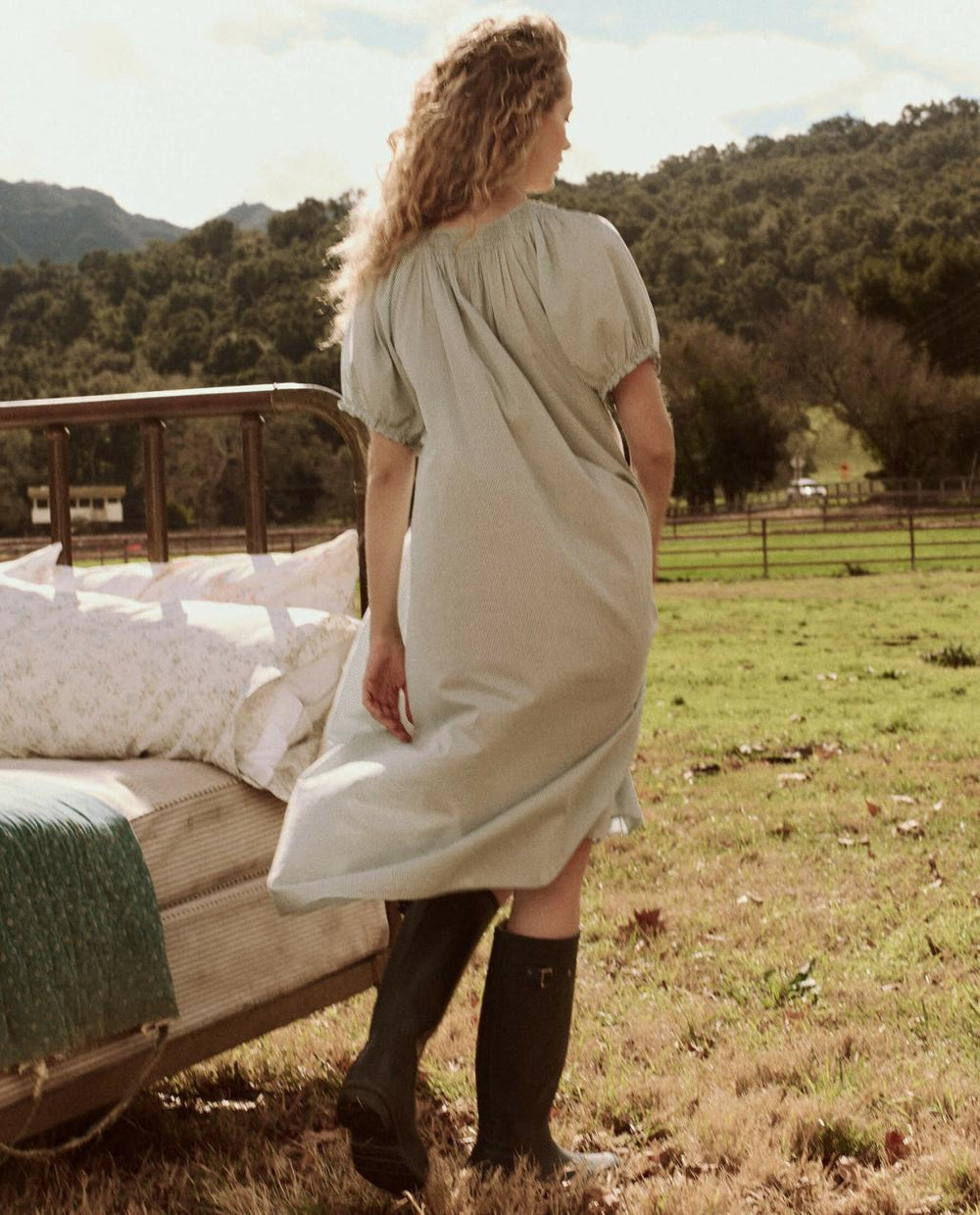 The Great. Sleep Dresses | The Smocked Sleep Dress. Blue Star Print - Women