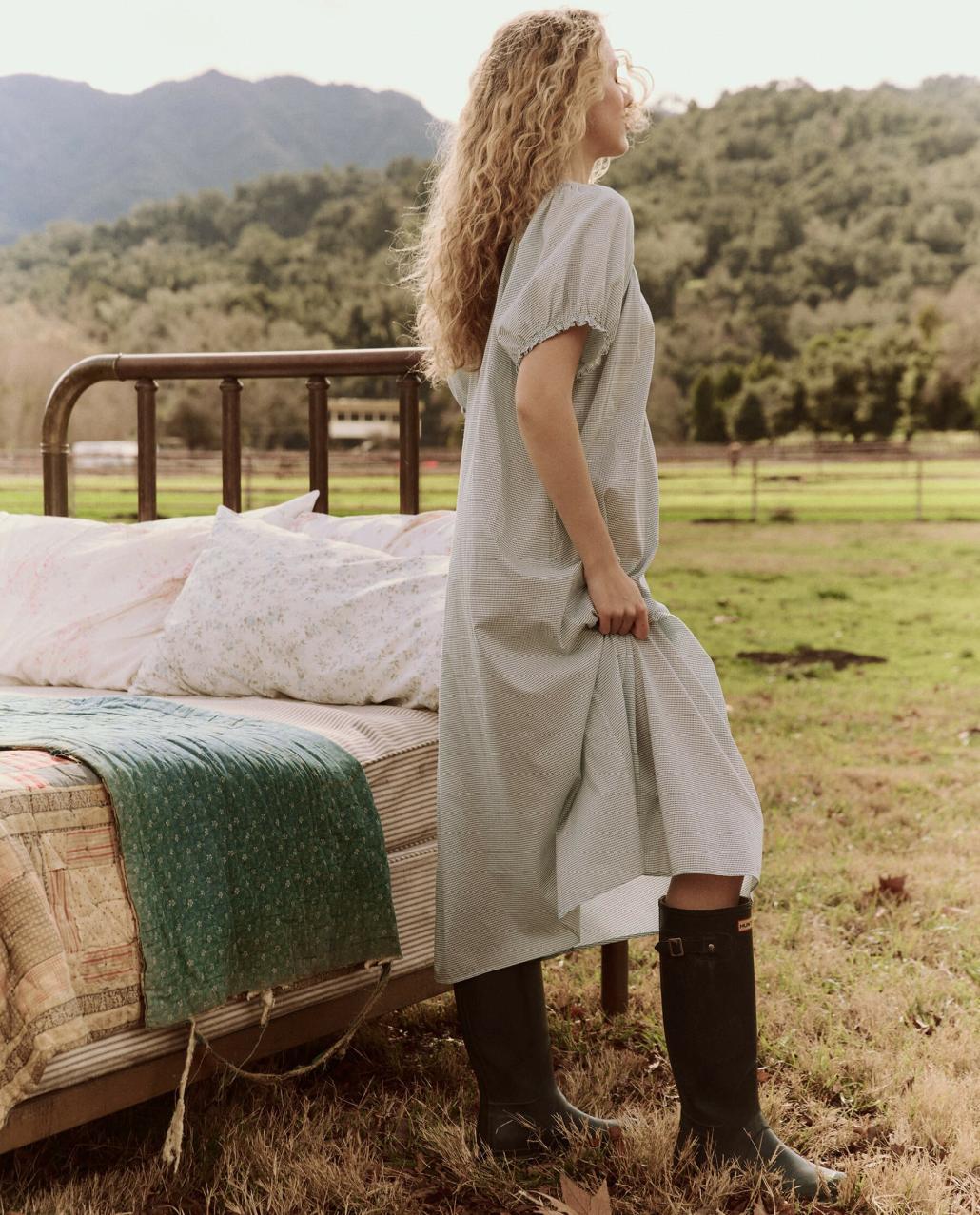 The Great. Sleep Dresses | The Smocked Sleep Dress. Blue Star Print - Women