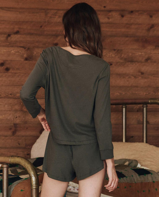 The Great. Sleep Tops | The Crop Sleep Henley. Washed Black - Women