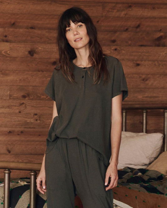 The Great. Sleep Tops | The Raglan Sleep Henley. Washed Black - Women