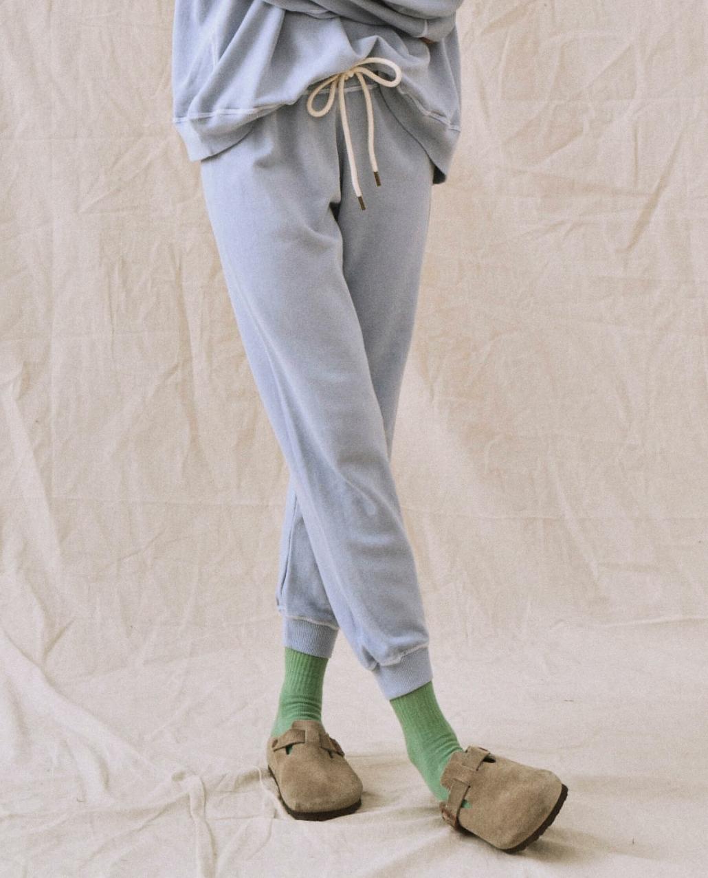 The Great. Sweatpants | The Cropped Sweatpant. Solid Whisper Blue - Women