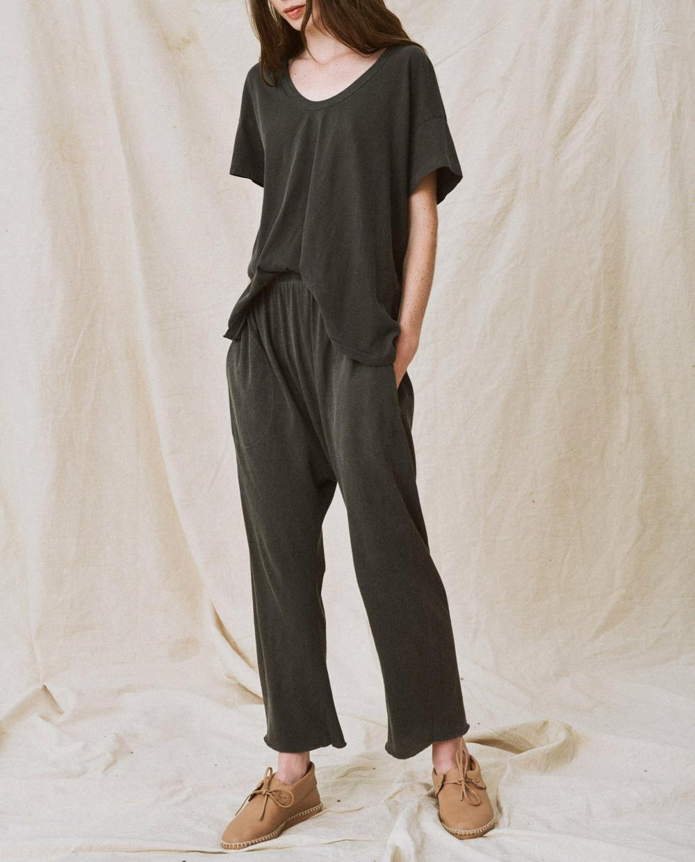 The Great. Sweatpants | The Jersey Crop. Washed Black - Women