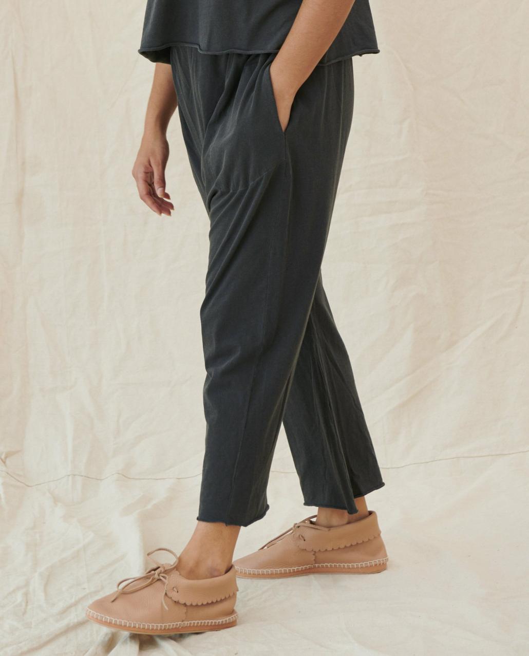 The Great. Sweatpants | The Jersey Crop. Washed Black - Women