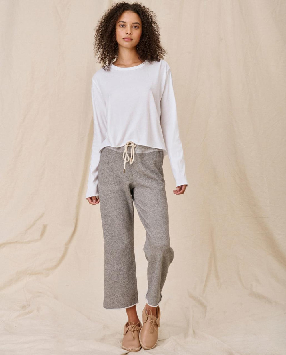 The Great. Sweatpants | The Wide Leg Cropped Sweatpant. Varsity Grey - Women