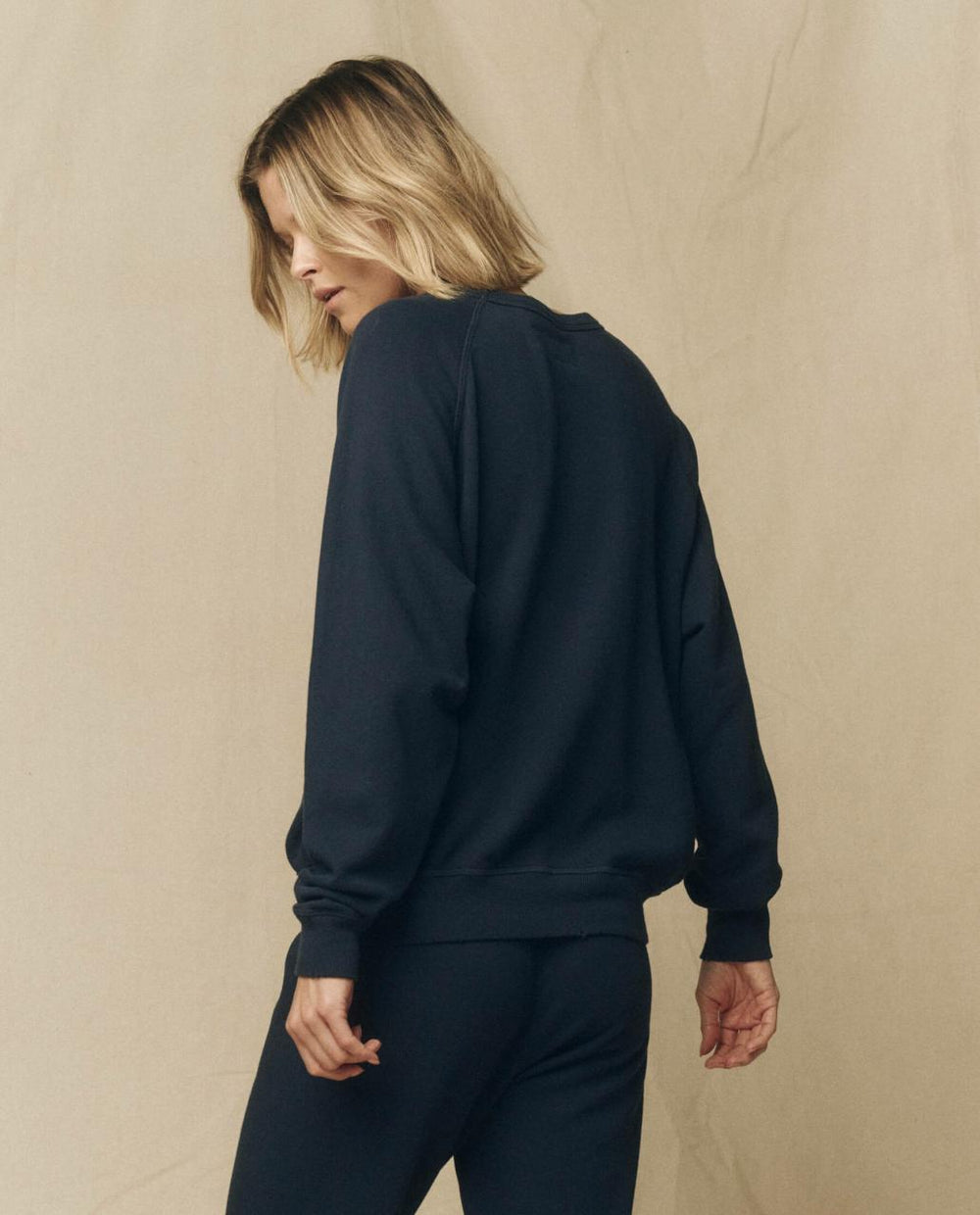 The Great. Sweatshirts | The College Sweatshirt. Solid True Navy - Women