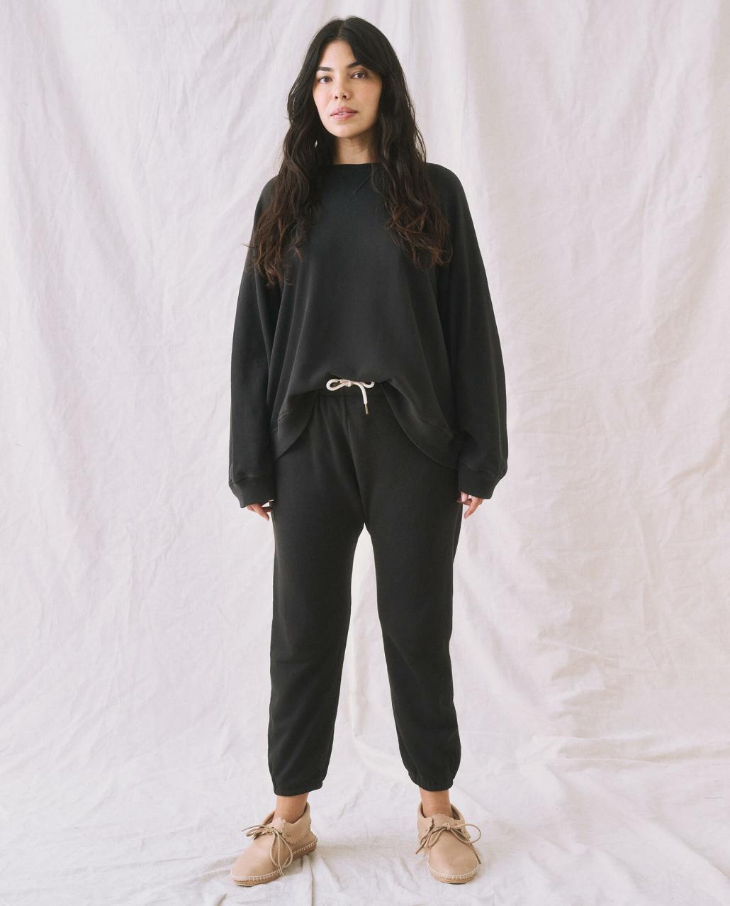 The Great. Sweatshirts | The Slouch Sweatshirt. Solid Almost Black - Women